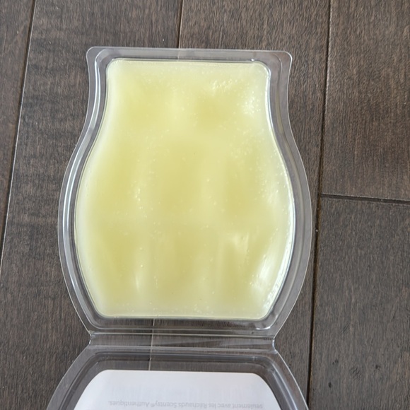 Scentsy Havana Cabana Wax Bar - Picture 2 of 2